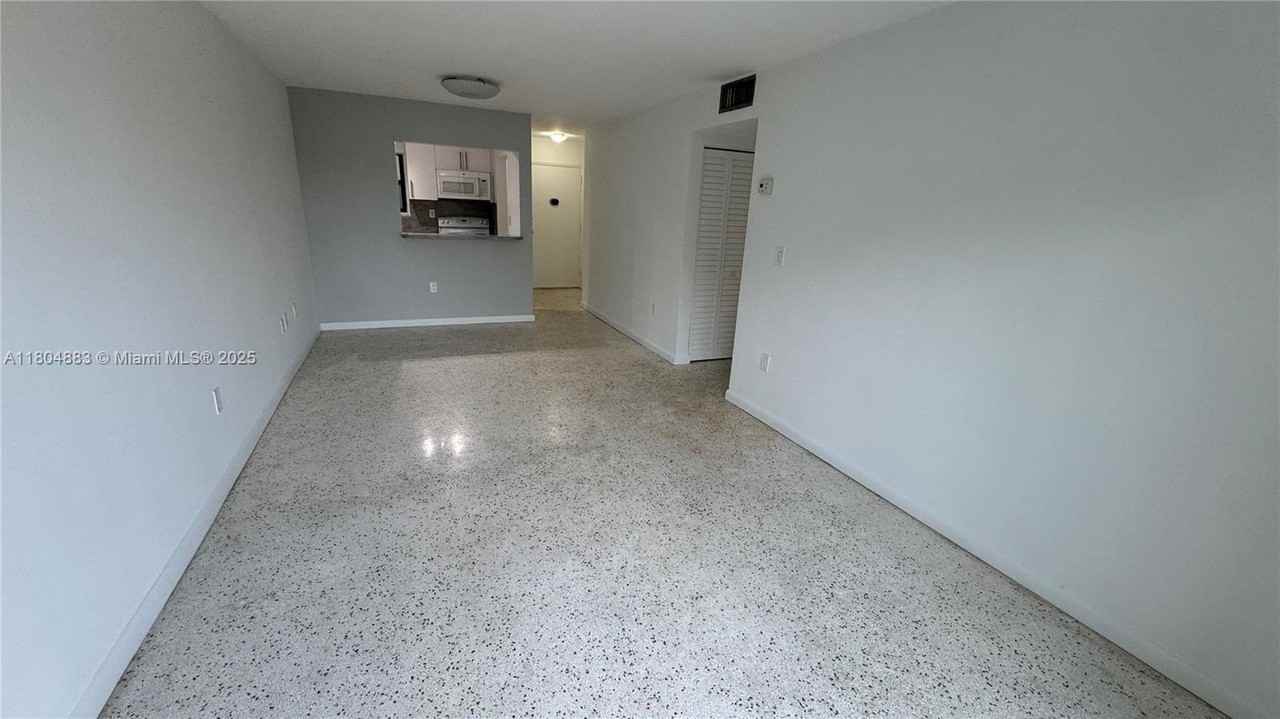 1530 Southwest 2nd Street #401 - Photo 7 of 35