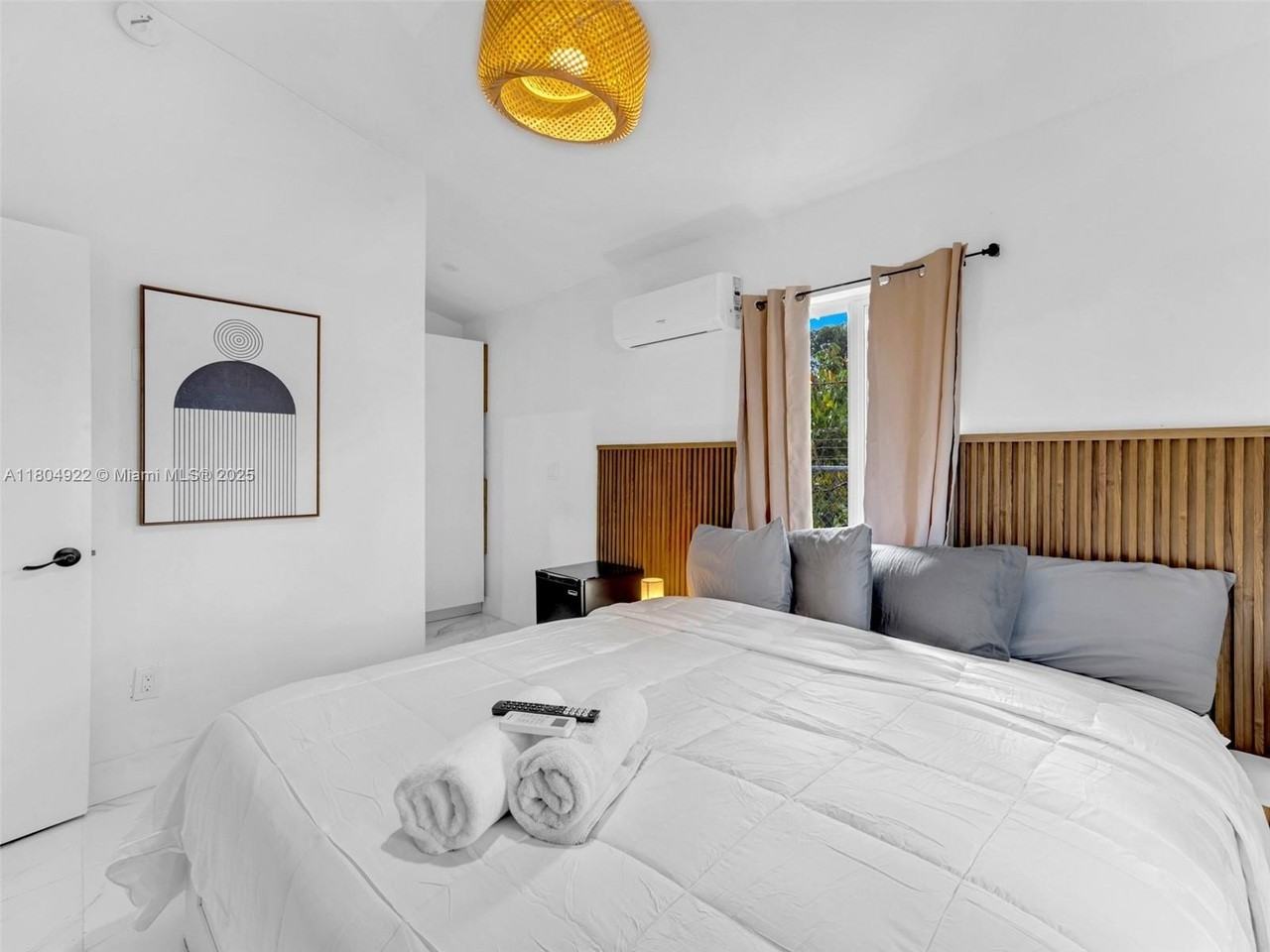 421 W Pembroke Rd #0 - Photo 5 of 24