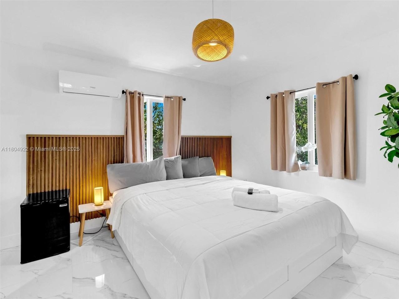 421 W Pembroke Rd #0 - Photo 7 of 24