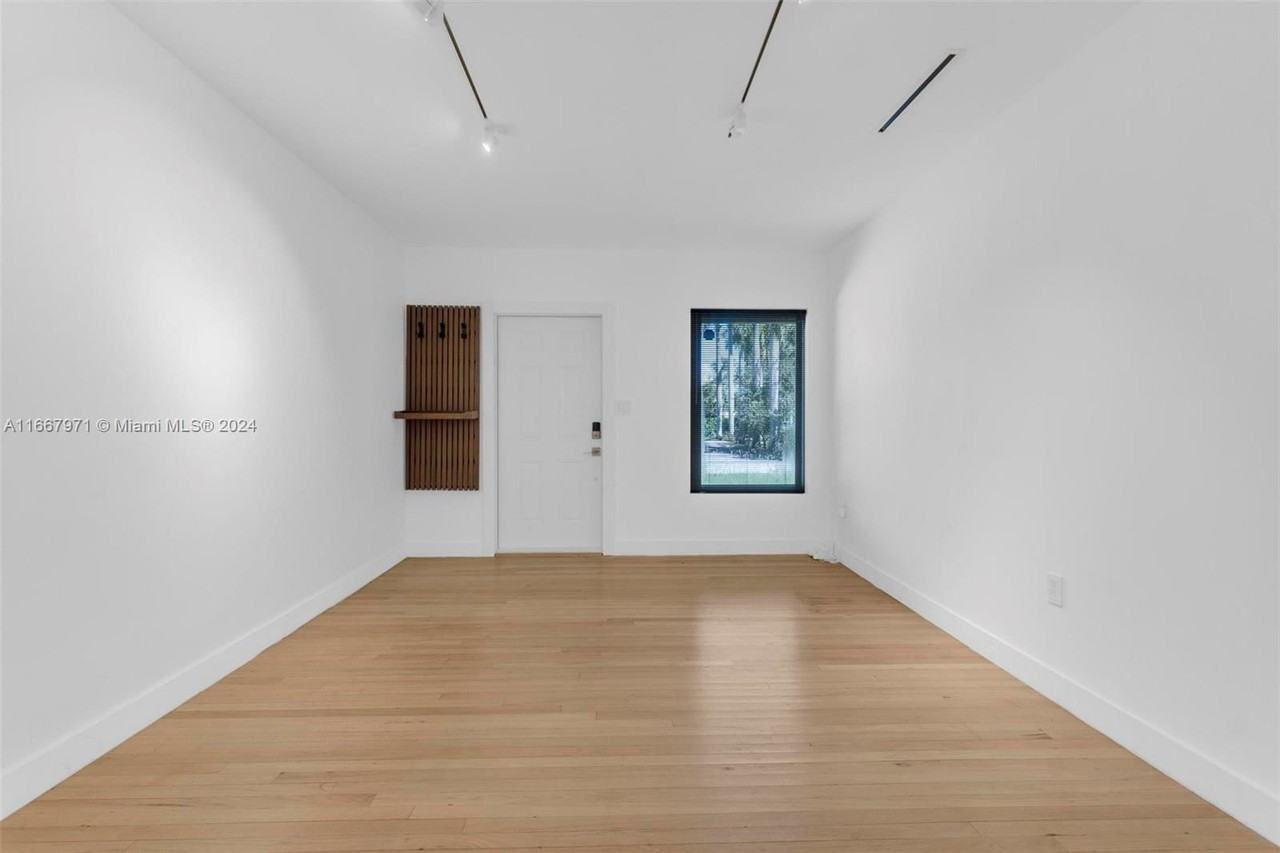 Ne 99th St - Photo 2 of 8