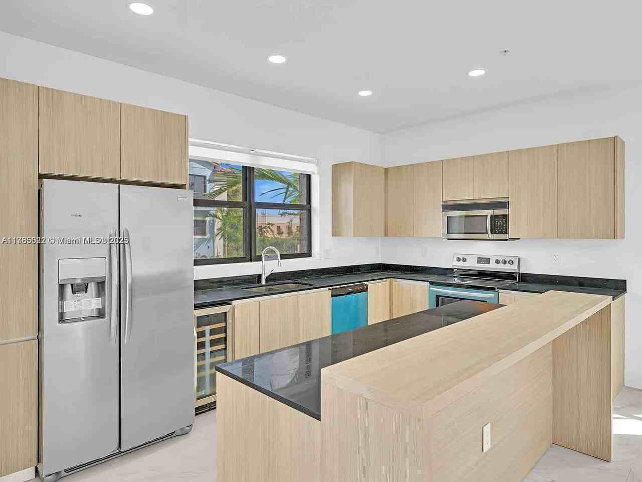 6130 Sw 36th Ct #8 - Photo 3 of 8