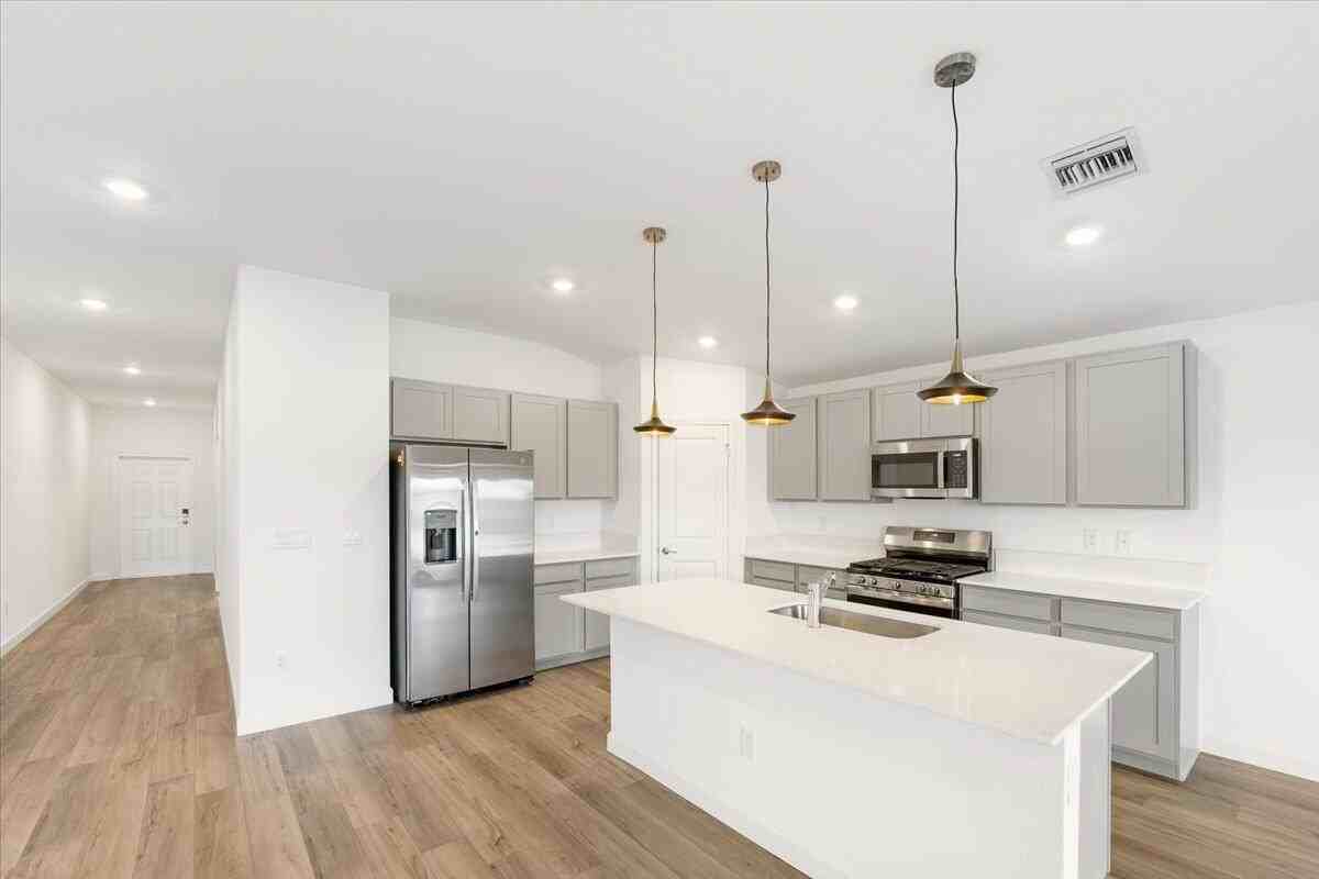 6362 Nw Windwood Way - Photo 4 of 8