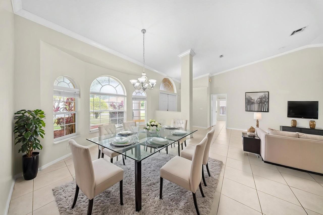 2466 Sw Lafayette St - Photo 6 of 8