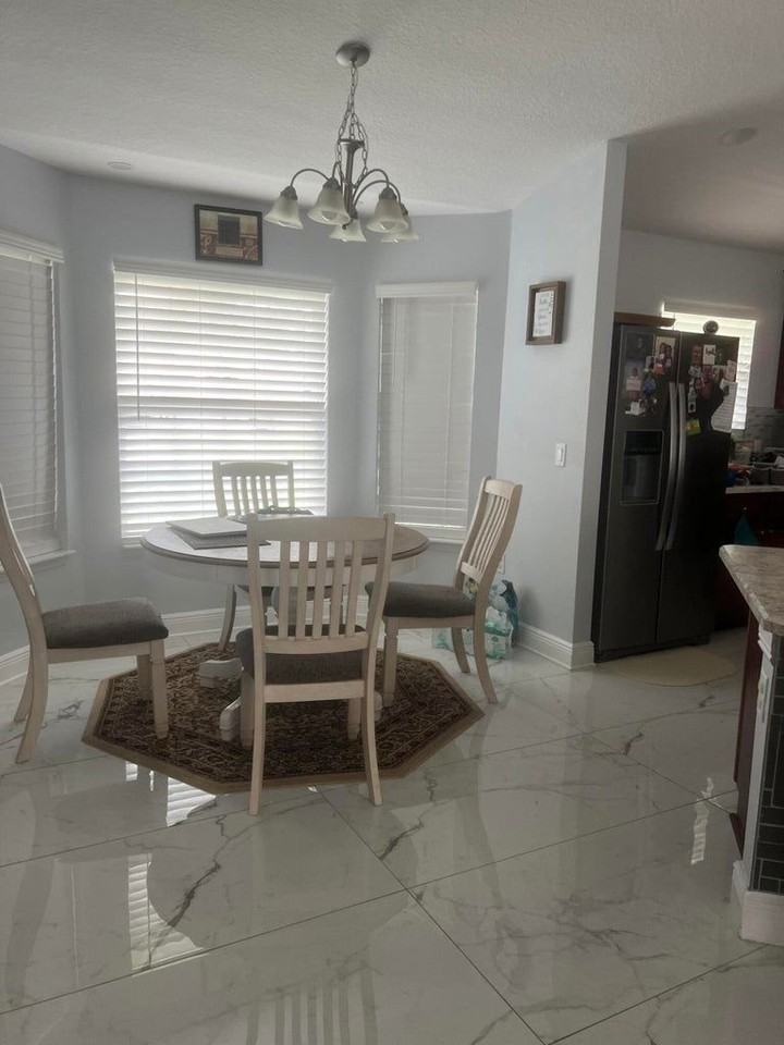 1425 Se Navajo Ln - Photo 4 of 8