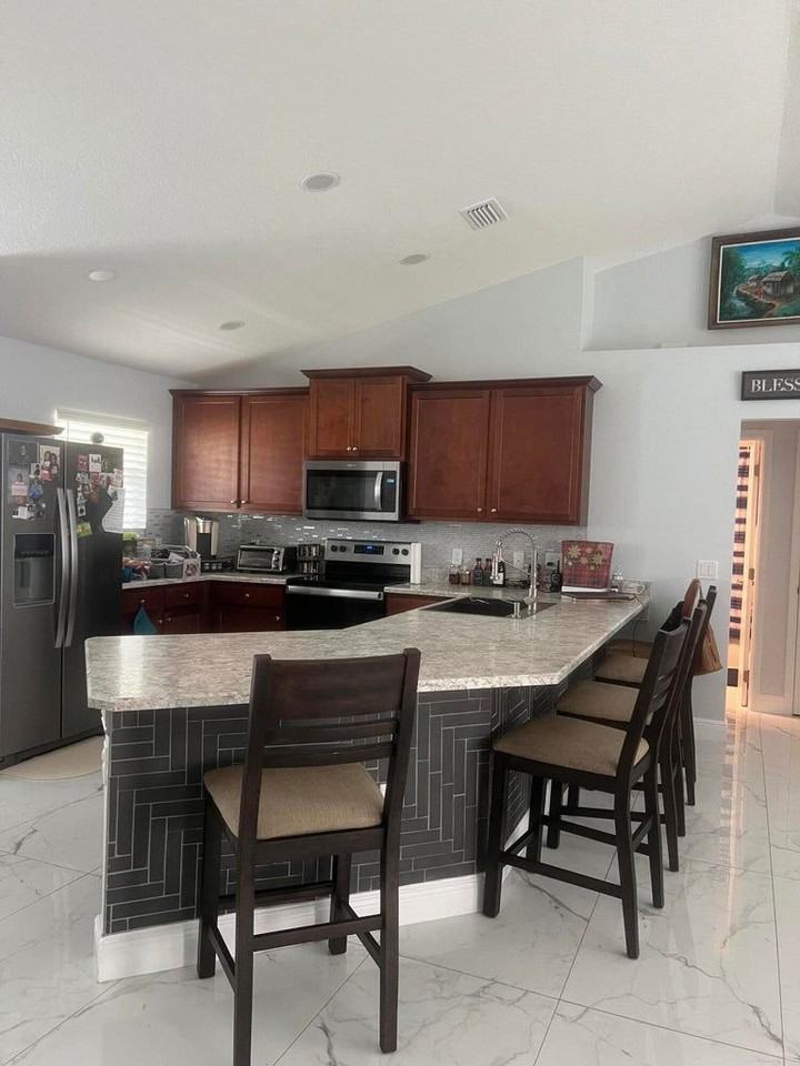 1425 Se Navajo Ln - Photo 5 of 8