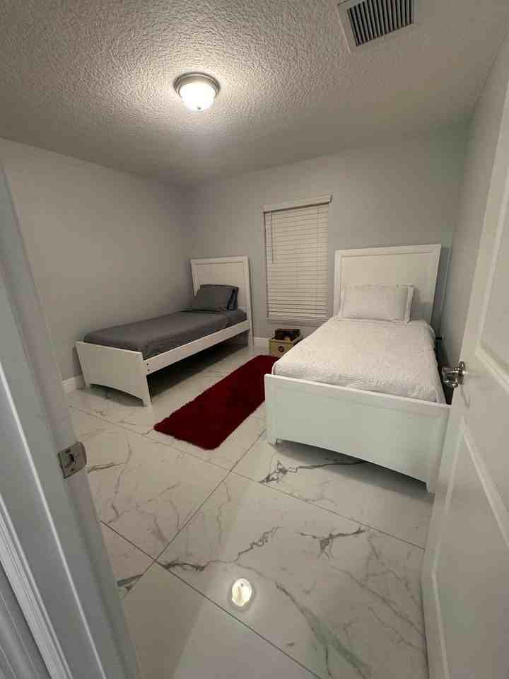 1425 Se Navajo Ln - Photo 6 of 8