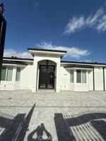 featured image of 6940 Longridge Ave