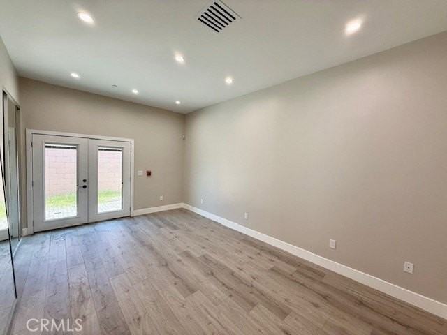 6940 Longridge Ave - Photo 6 of 10