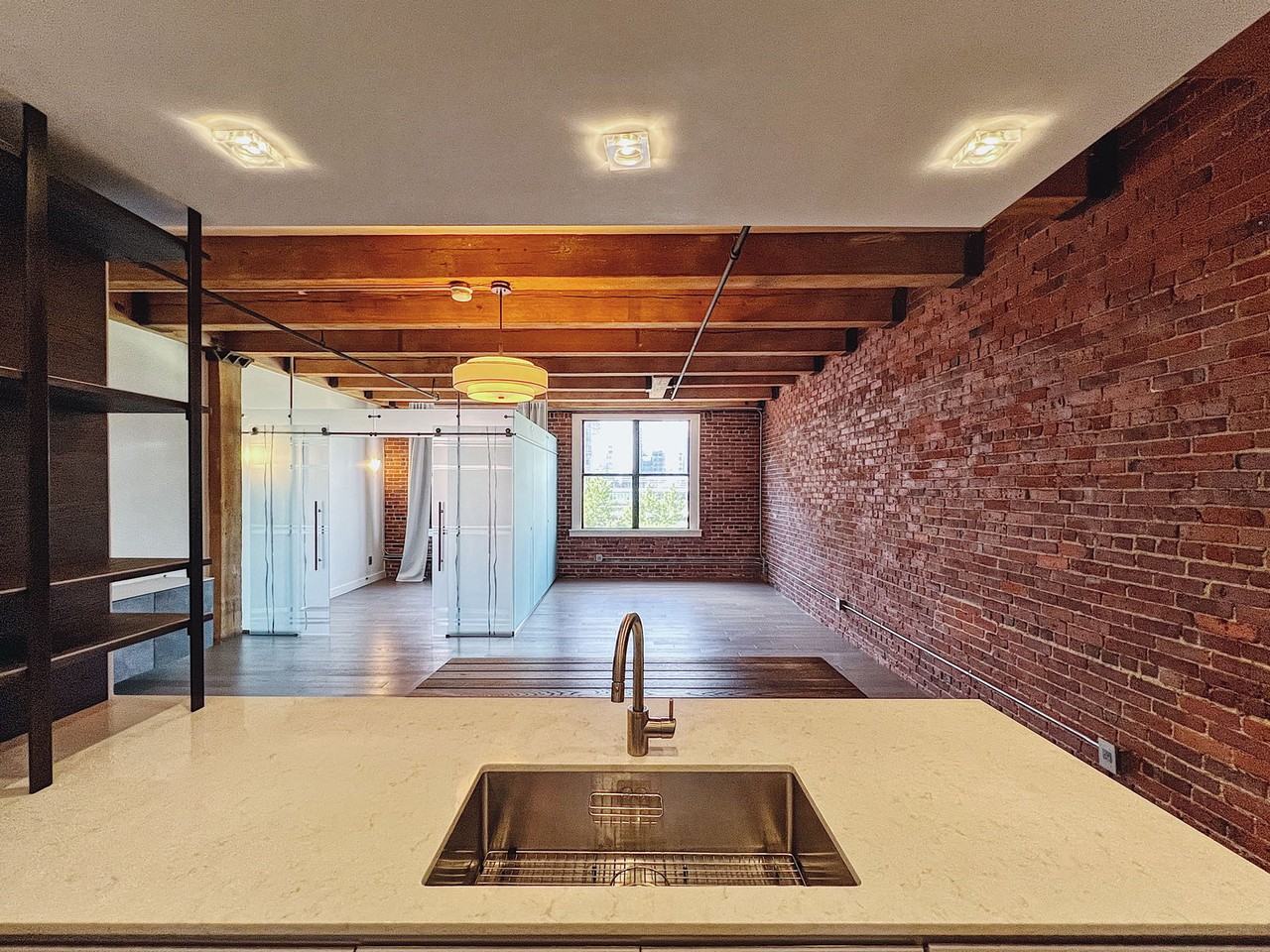 33 Sleeper St #403 - Photo 7 of 8