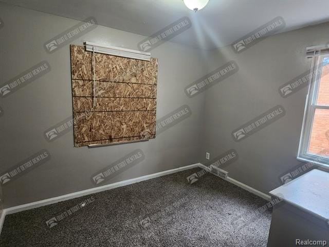 15491 Seymour St - Photo 5 of 25