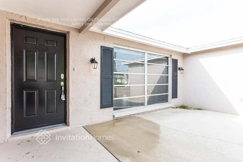 9141 Lunar Ln - Photo 2 of 22