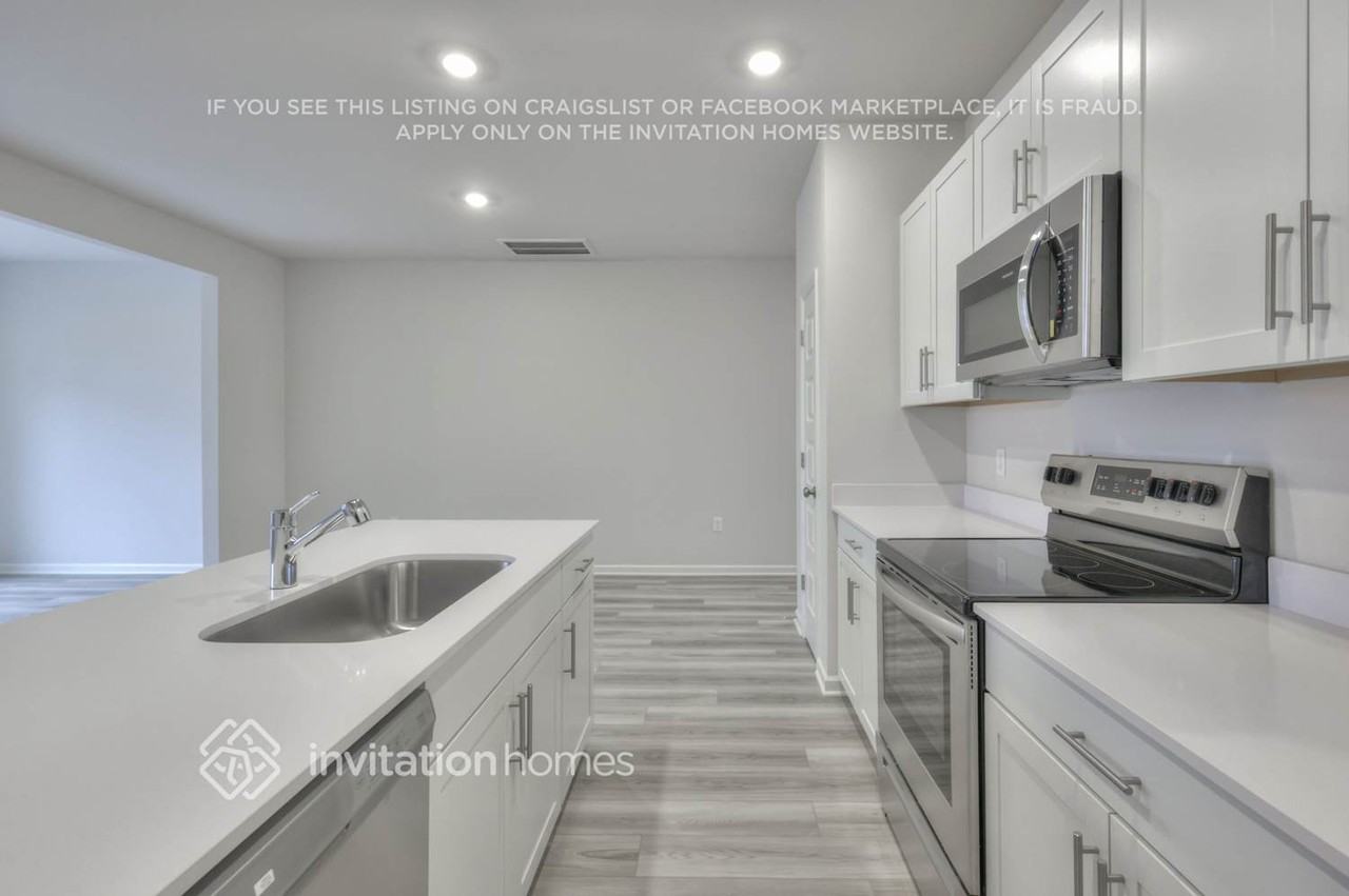 1004 Legacy Ct - Photo 5 of 13