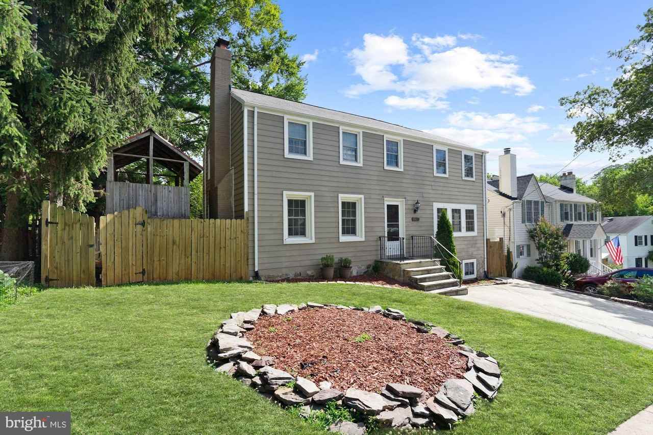 6059 9th St N - Photo 2 of 36