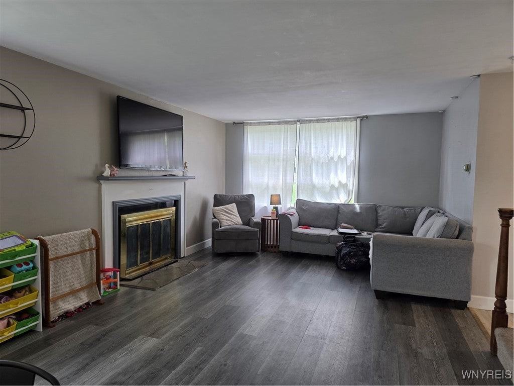 869 Hillside Dr - Photo 3 of 15