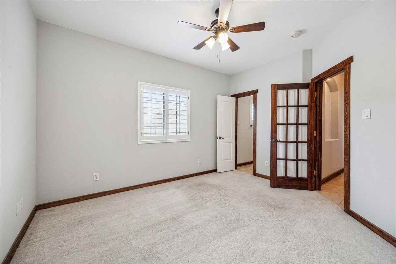 1426 W 21st St - Photo 4 of 19