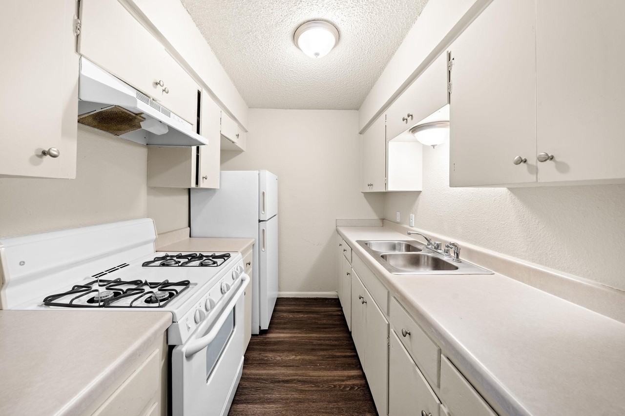 2314 Parker Ln - Photo 5 of 17