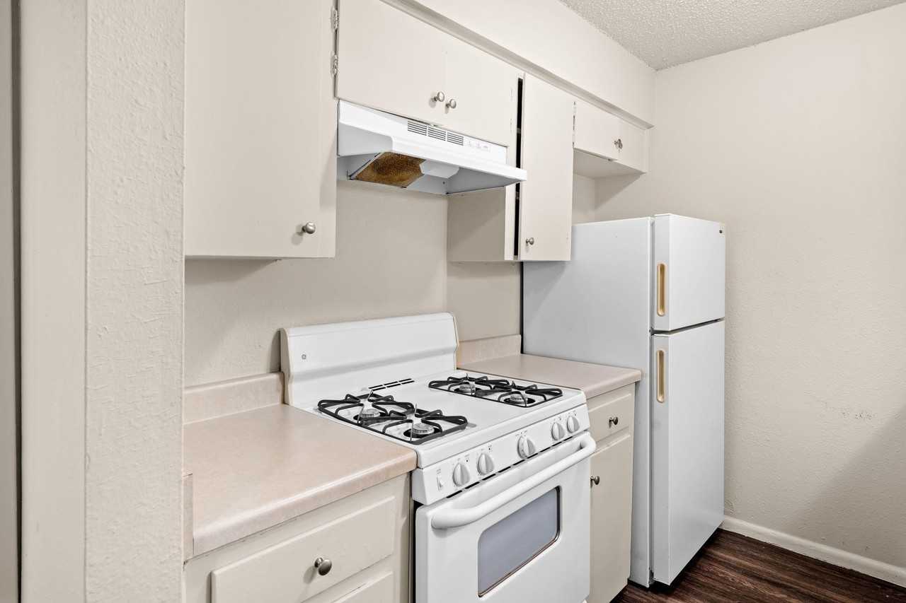 2314 Parker Ln - Photo 7 of 17