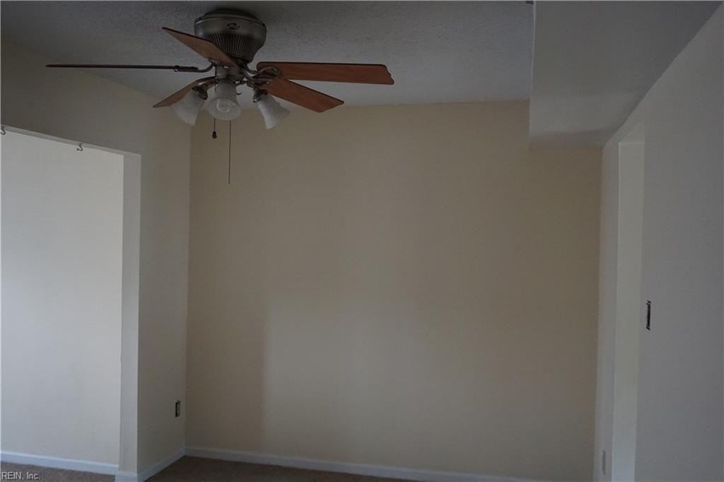 6023 Edgelake Dr - Photo 2 of 3