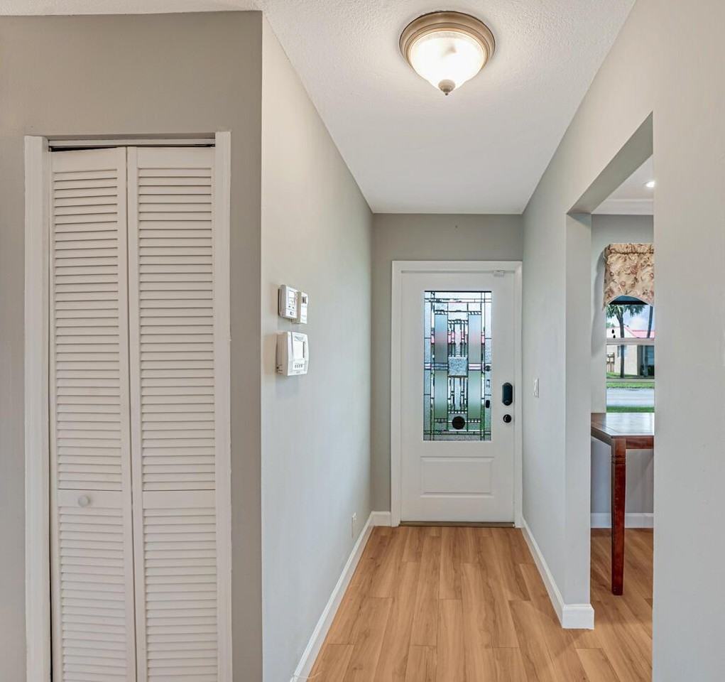 104 Lake Helen Dr - Photo 2 of 37