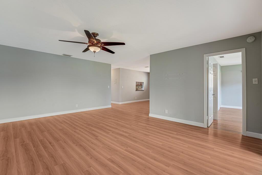 104 Lake Helen Dr - Photo 5 of 37