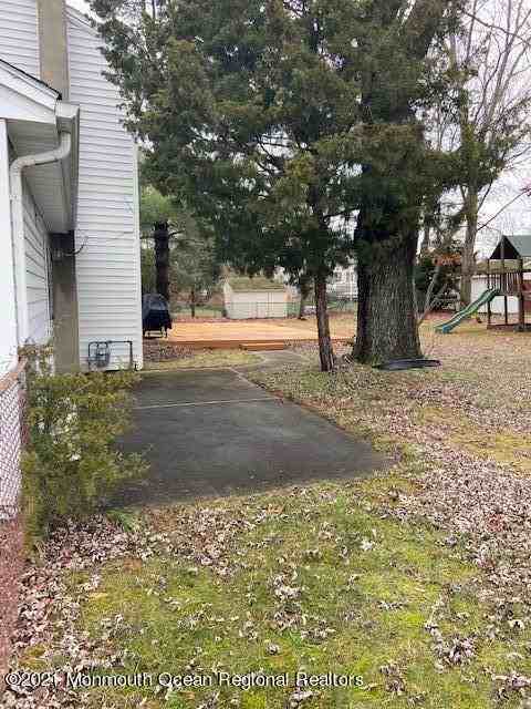 422 Lake Ave - Photo 4 of 7