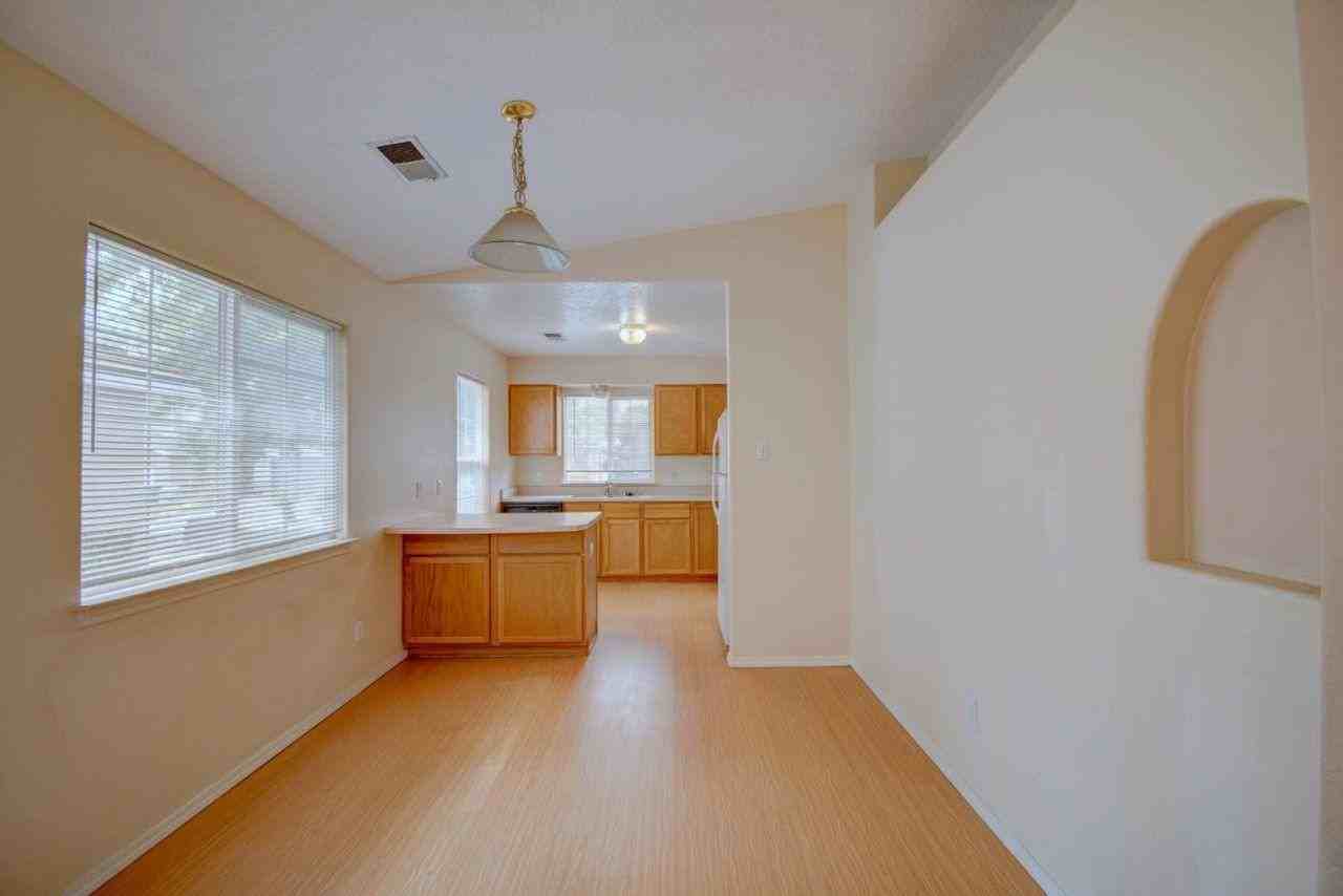 7216 Eagle View Ave Ne - Photo 3 of 15