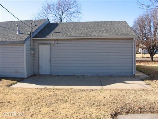 222 Baughman Ave - Photo 3 of 17