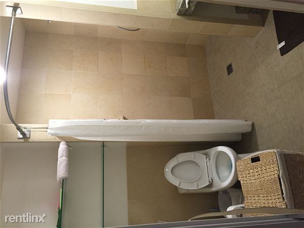 Plaza Lofts Apartment - Photo 3 of 7