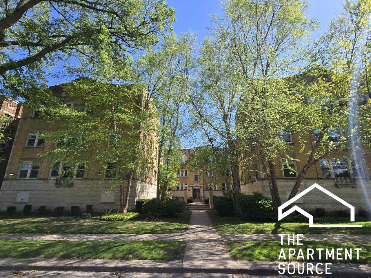 908 Reba Pl #2S - Photo 4 of 5