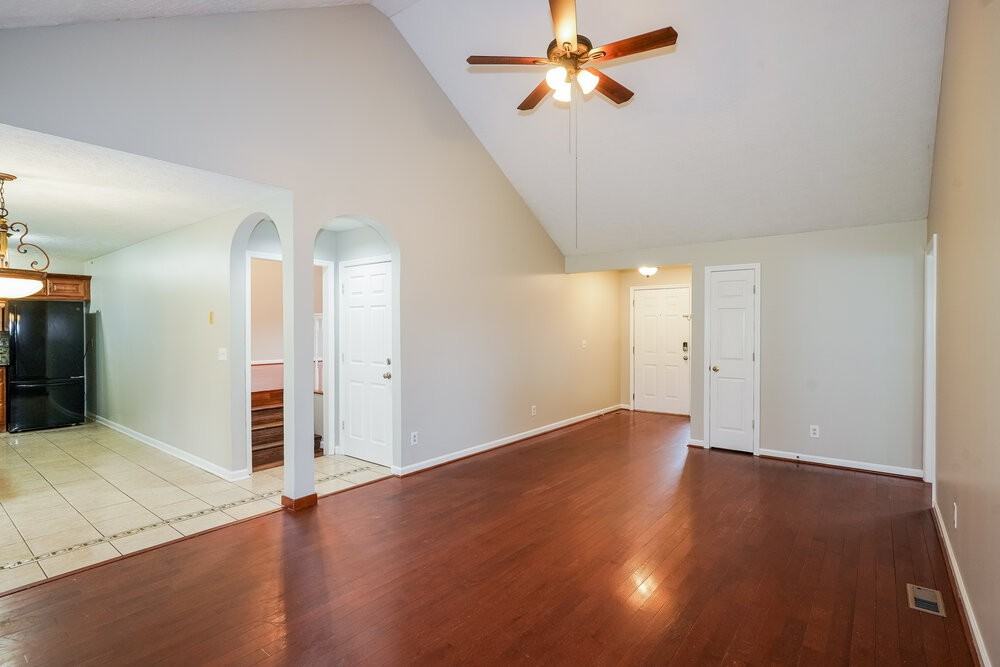 125 Cartwright Pkwy - Photo 4 of 17