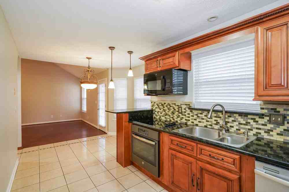 125 Cartwright Pkwy - Photo 6 of 17