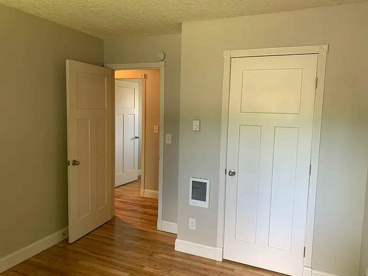 7816 Ne 28th St - Photo 2 of 11