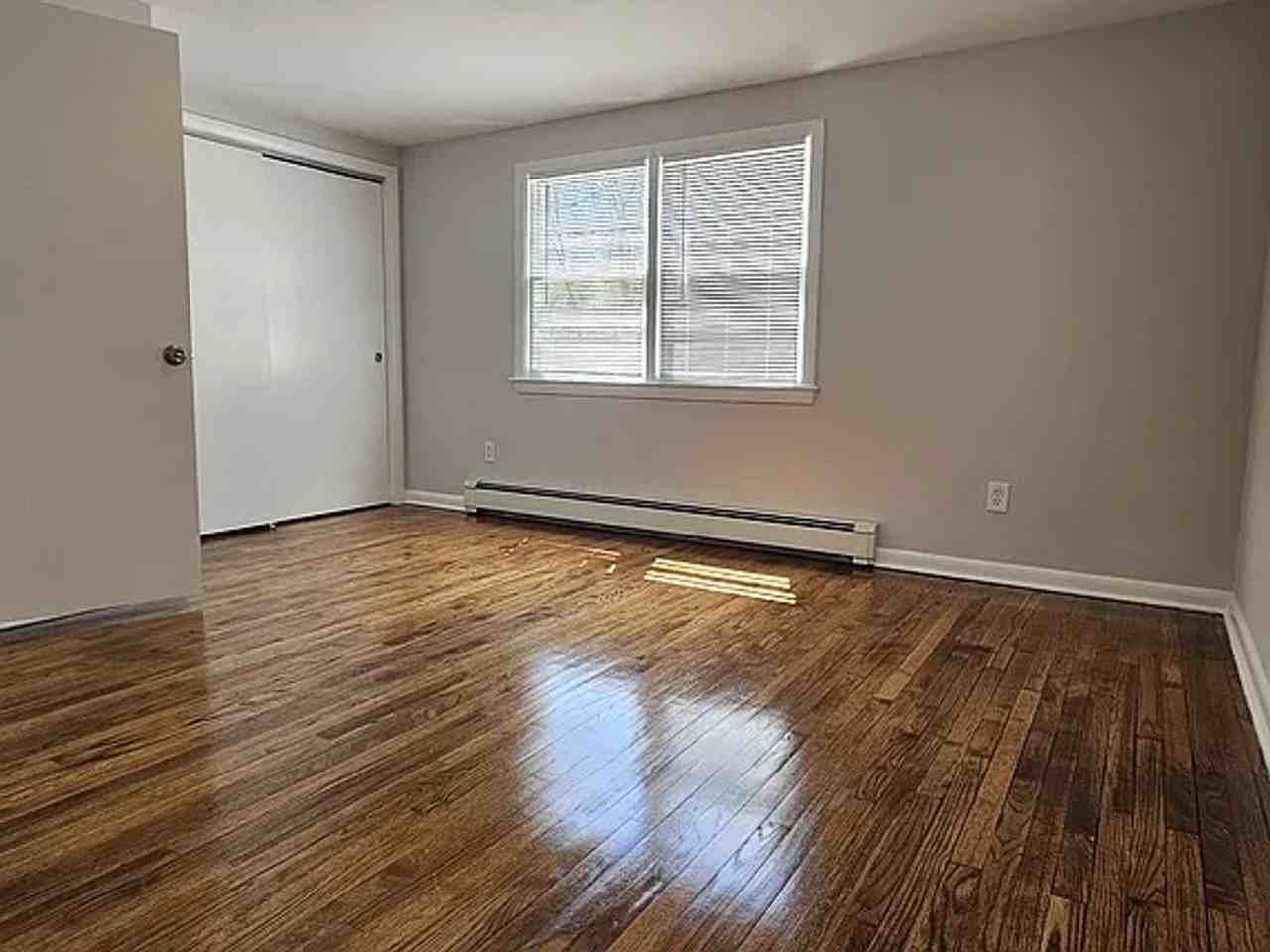 2125 Highland Ave - Photo 2 of 9