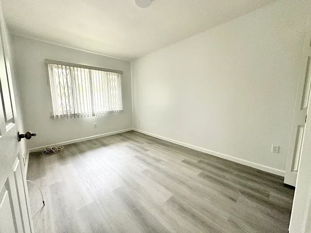 73 Macon Ave - Photo 3 of 9