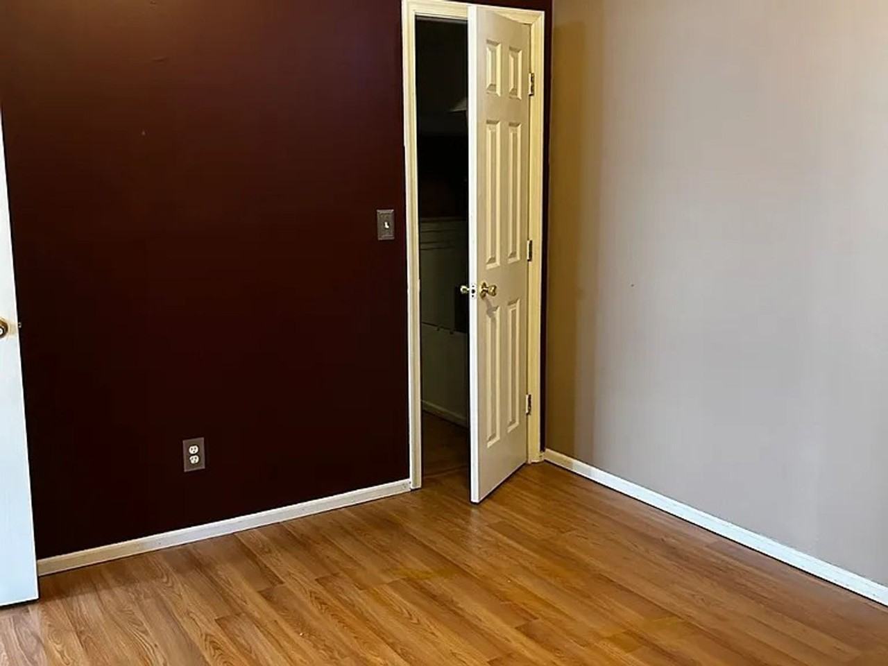 27 Delia Ct - Photo 2 of 6