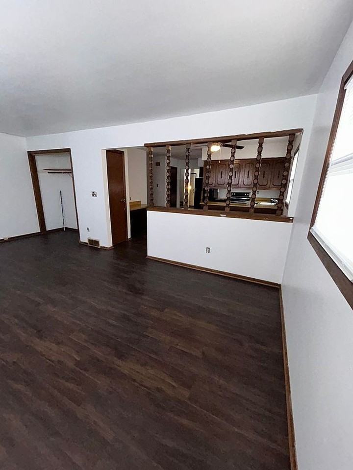 6568 N 55th St - Photo 2 of 27