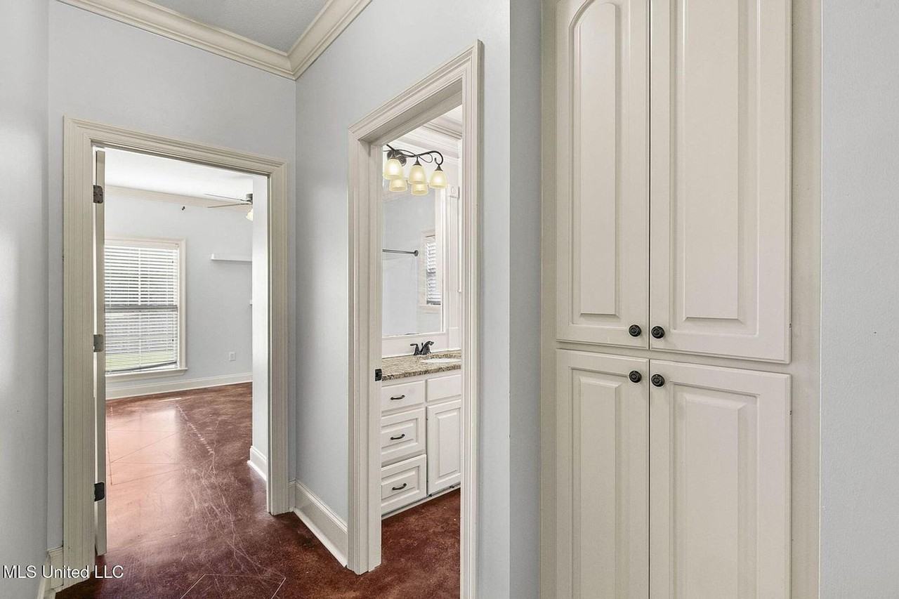 222 Stonebridge Blvd - Photo 2 of 12