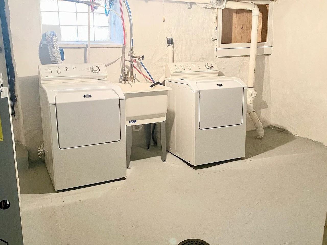 3809 Cabinet Way - Photo 3 of 18