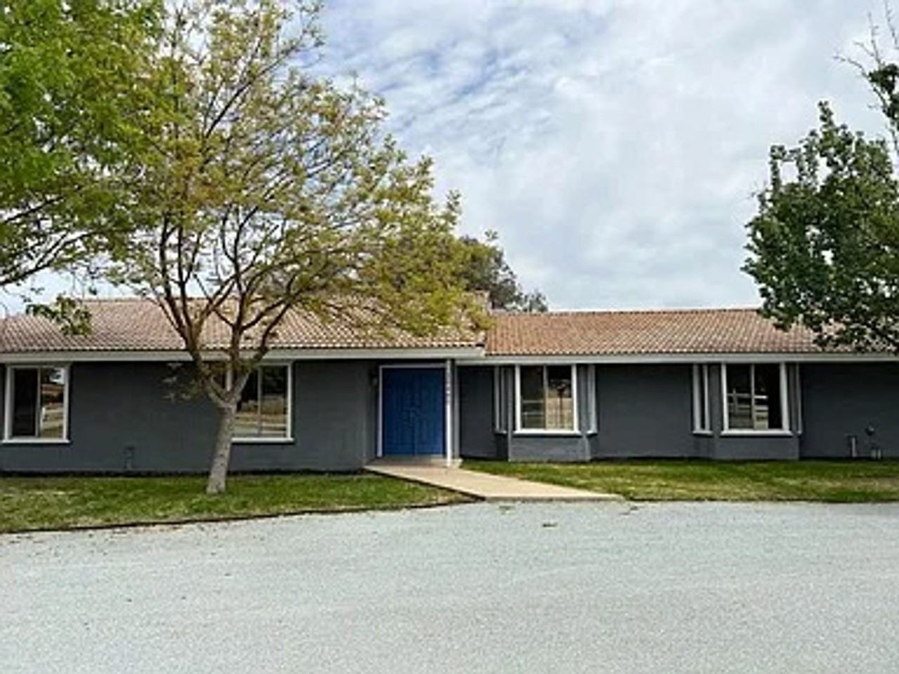 10485 E Herndon Ave - Photo 3 of 27