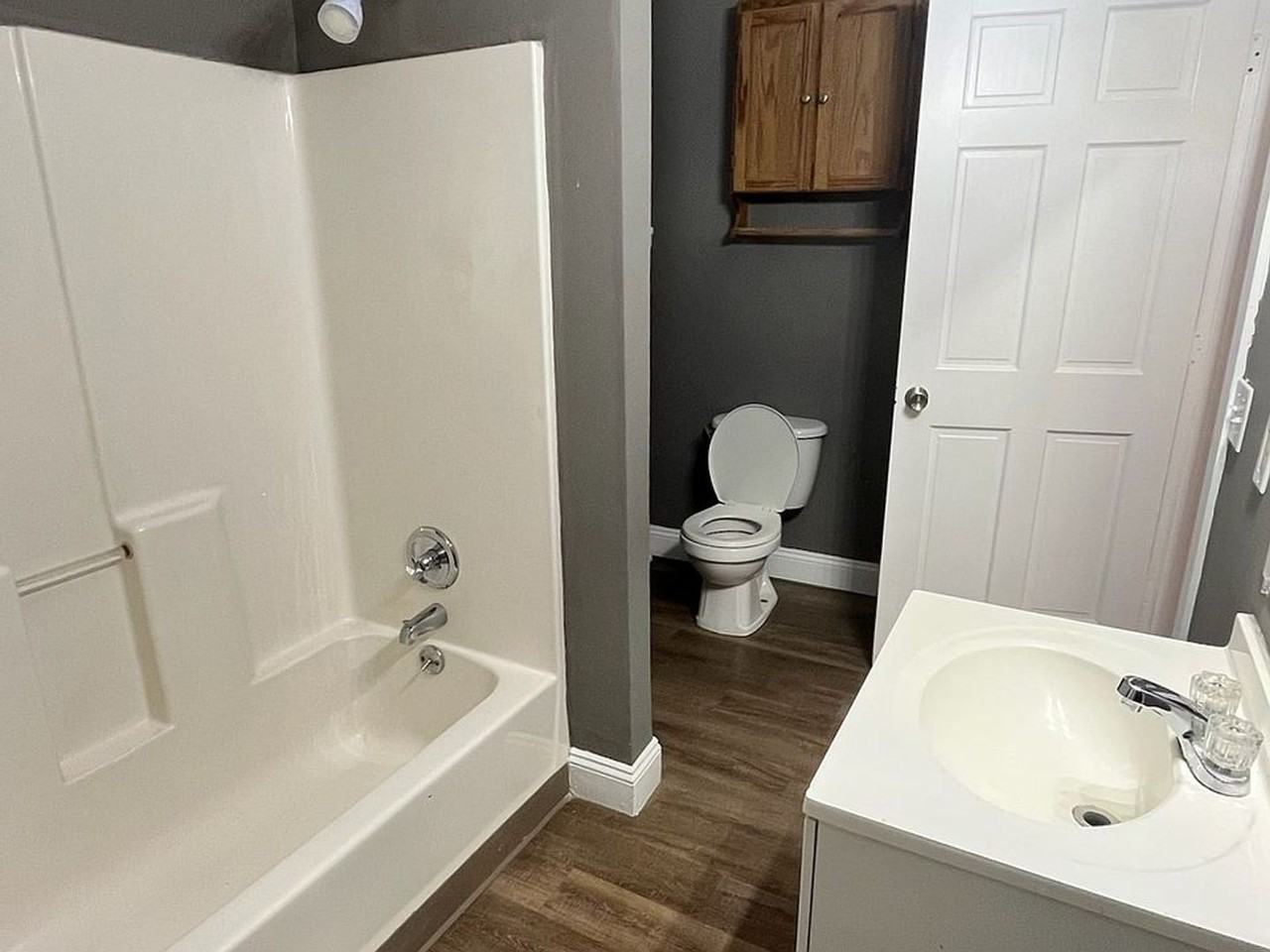 239 Straight Ave Sw - Photo 2 of 9