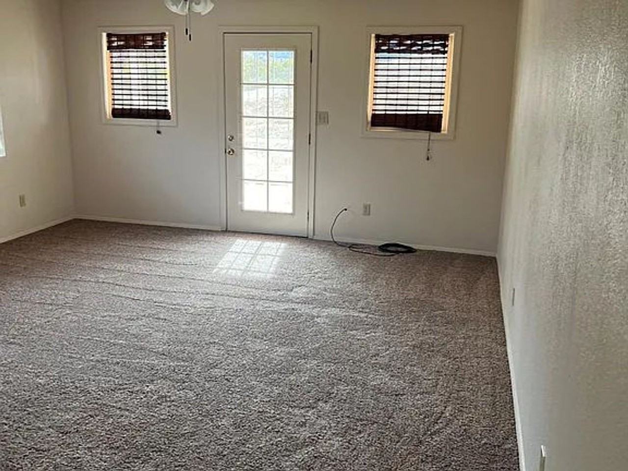 35275 Radeleff Ave - Photo 2 of 10