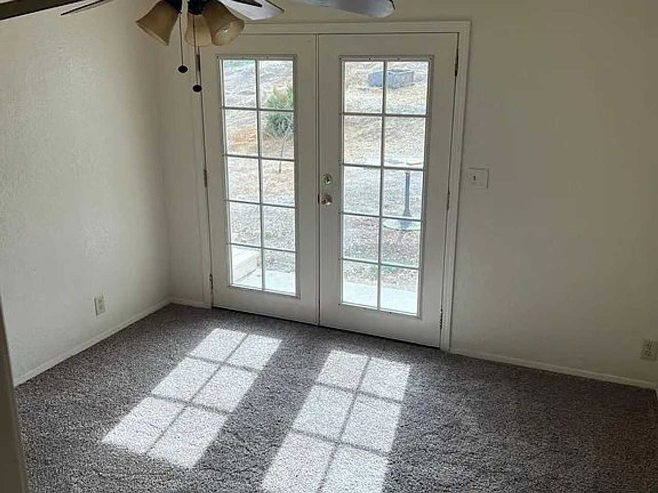 35275 Radeleff Ave - Photo 3 of 10