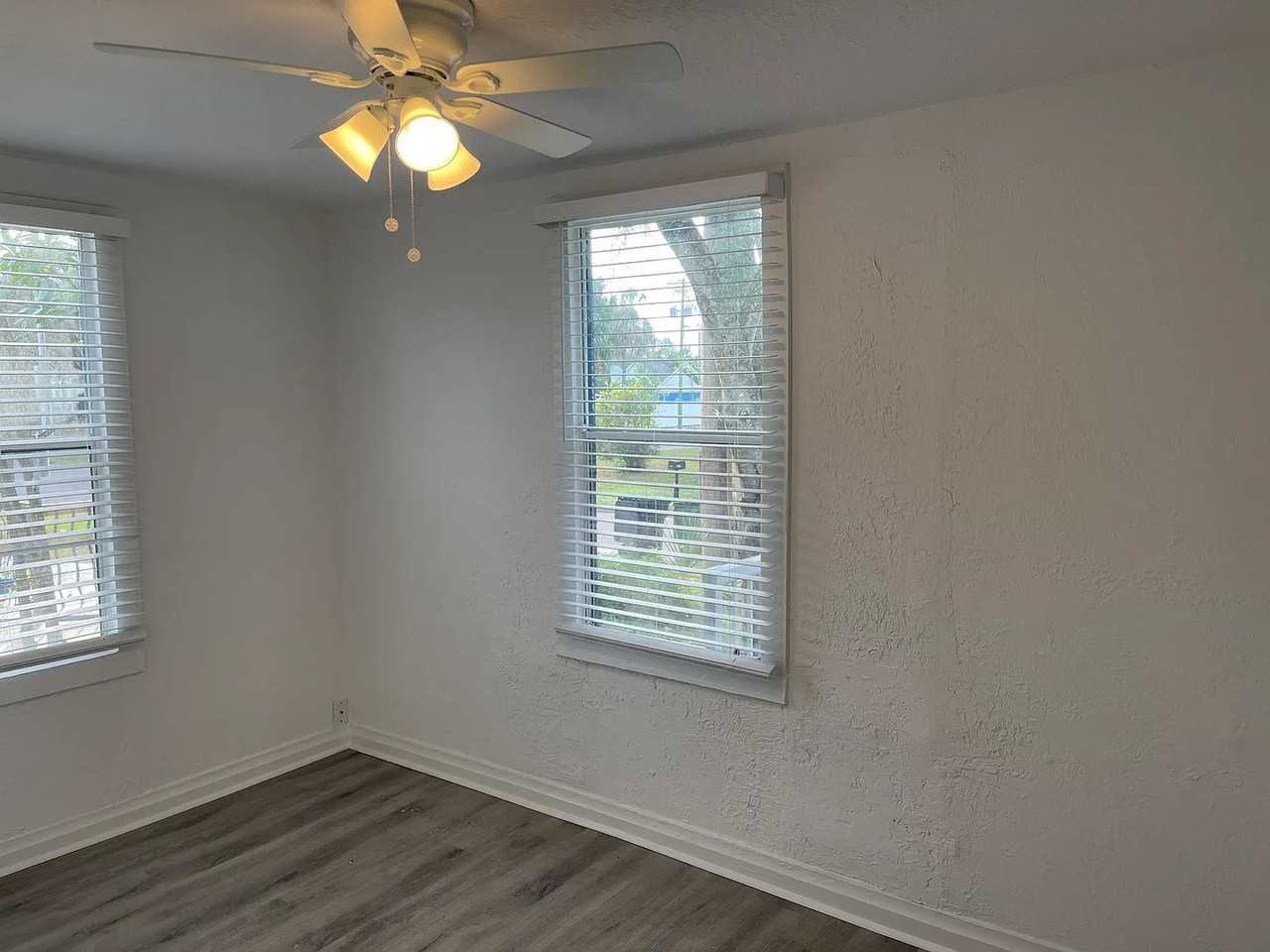 2103 W Grace St - Photo 2 of 11