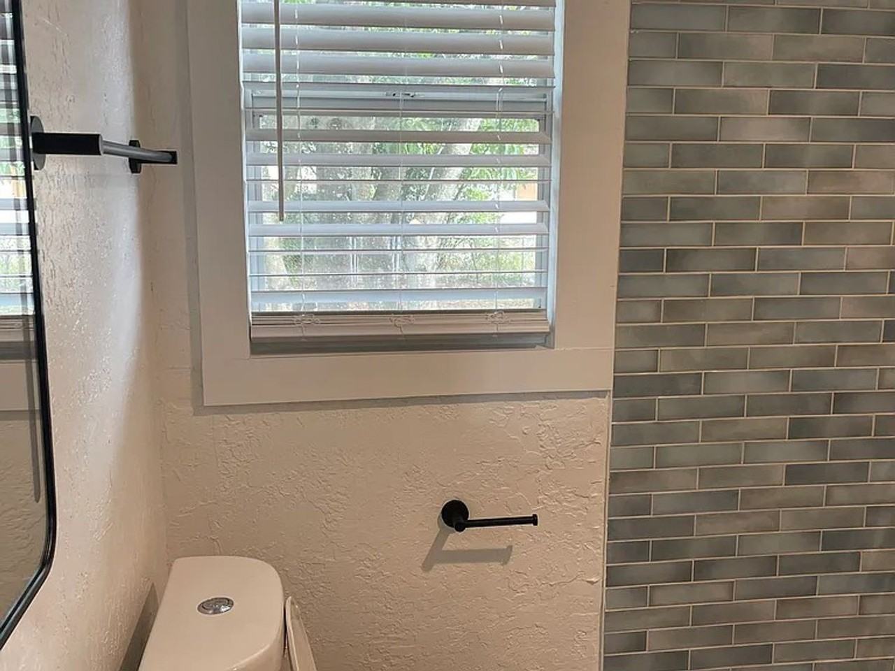 2103 W Grace St - Photo 3 of 11