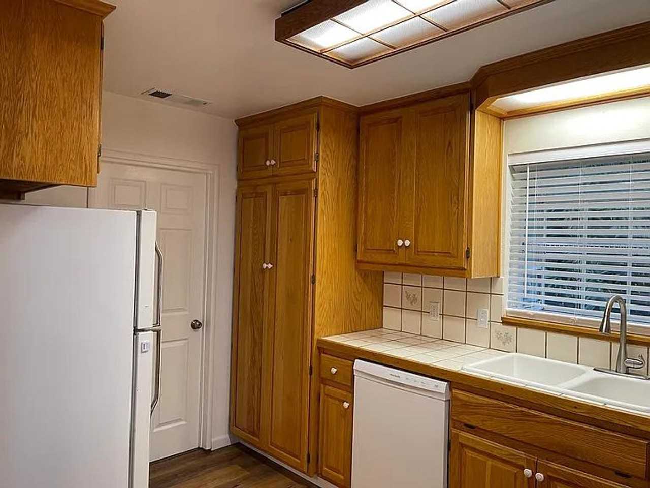 104 Walton Ave - Photo 2 of 26