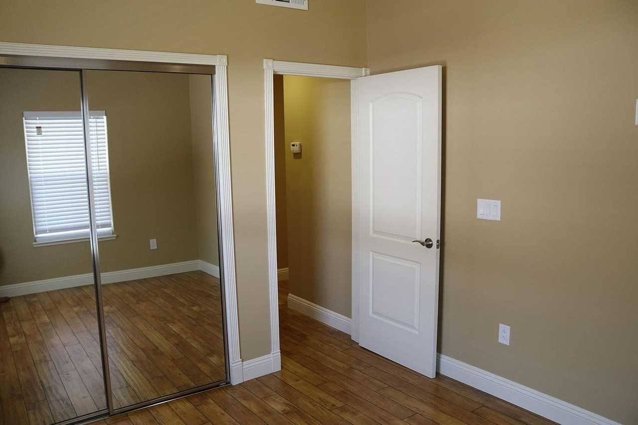 1020 S 8th St - Photo 2 of 9