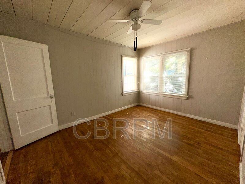 3012 22nd St - Photo 7 of 11