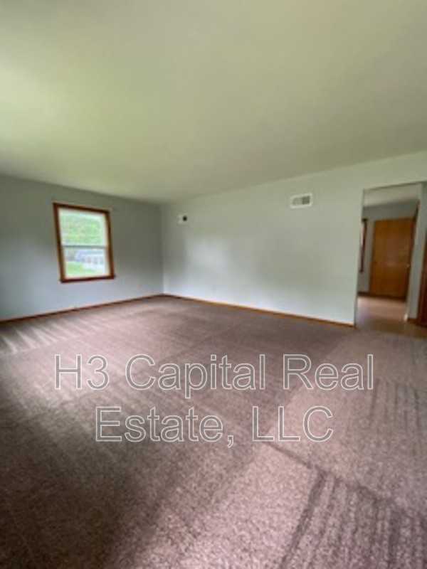 212 N Edison St - Photo 2 of 28