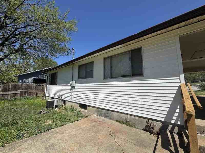 7101 Brackleigh Dr - Photo 3 of 39