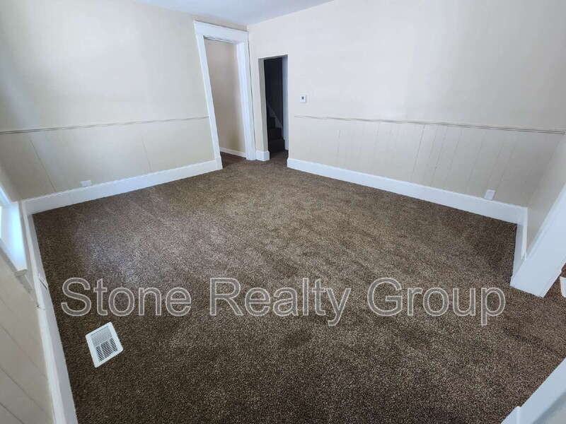 1139 N 9th St - Photo 3 of 16